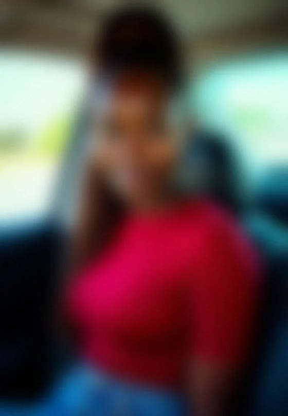 Nina, 36