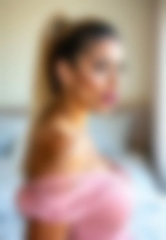 Tina, 33